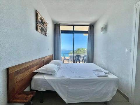 Résidence LES CALANQUES route des sanguinaires, 4 pers - Piscine - Parking Gratuit Apartment in Ajaccio