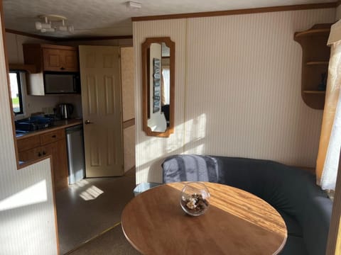 Manor Park Hunstanton 6 berth caravan pets go free Chalet in Hunstanton