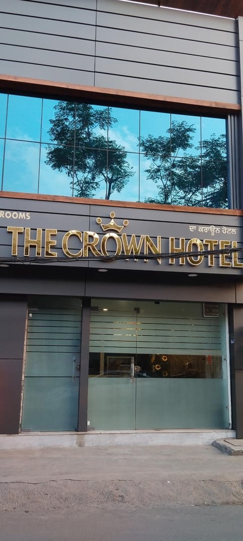 Crow Hotel in Ludhiana