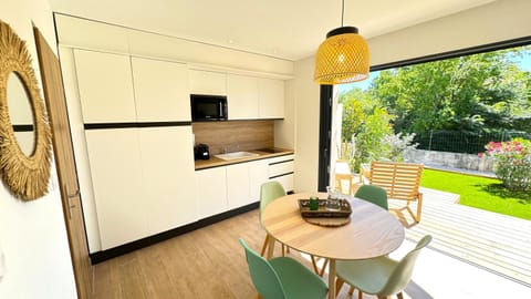 Day, Garden, Kitchen or kitchenette, Dining area, Garden view