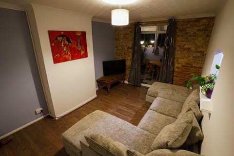 3 Bedroom home by Ipswich docks. House in Ipswich