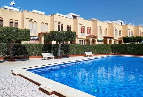 Villa Magerit, entire home 5 minutes easy walk to sandy beach Haus in Torre La Mata