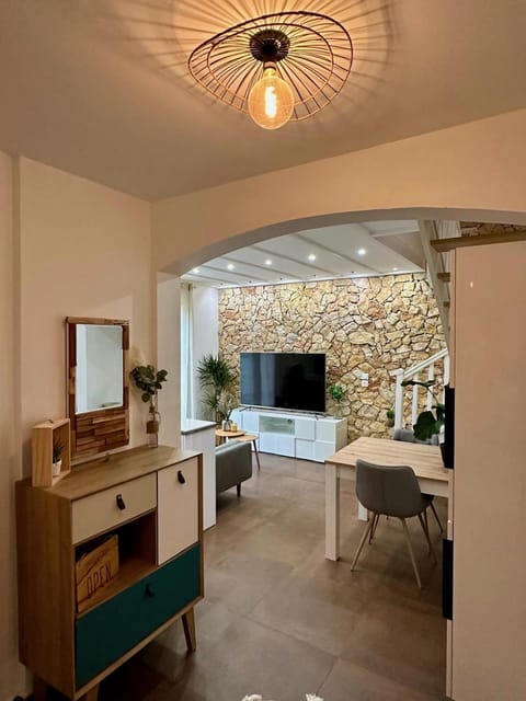 Facade/entrance, Living room