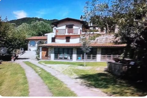 Villa Oscar con piscina e palestra Villa in Camaiore