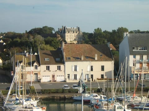 Chateau de Courseulles Bed and Breakfast in Courseulles-sur-Mer