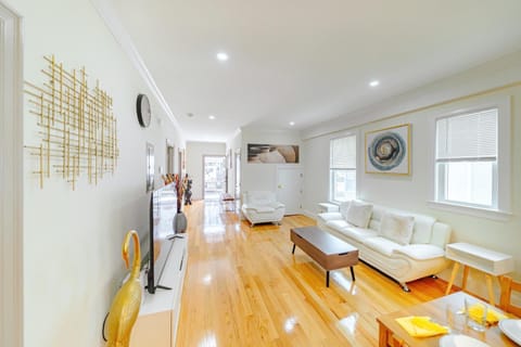 82-FESTIVE OFFER 30 PERCENT! Newly renovated, luxury apartment in Boston Apartamento in Quincy