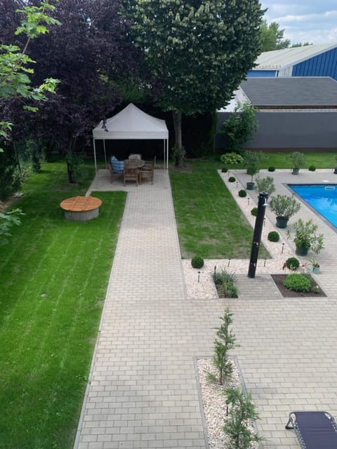 2 bedroom apartment with pool Condo in Budapest
