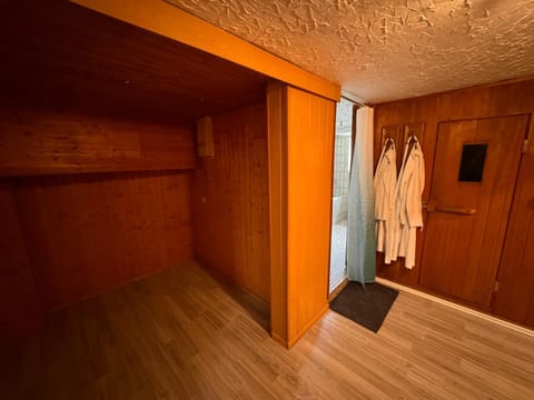 Kellerwohnung inklusive Sauna für 2 Apartamento in Recklinghausen