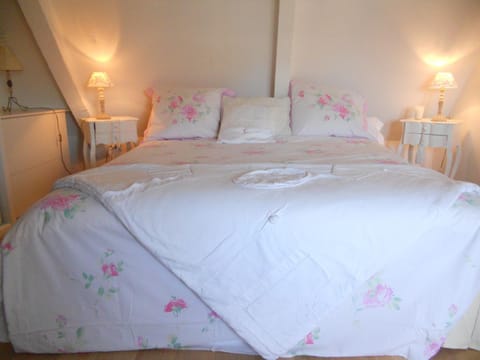 chambre d'hotes le nid du phare avec jacuzzi Bed and Breakfast in Honfleur
