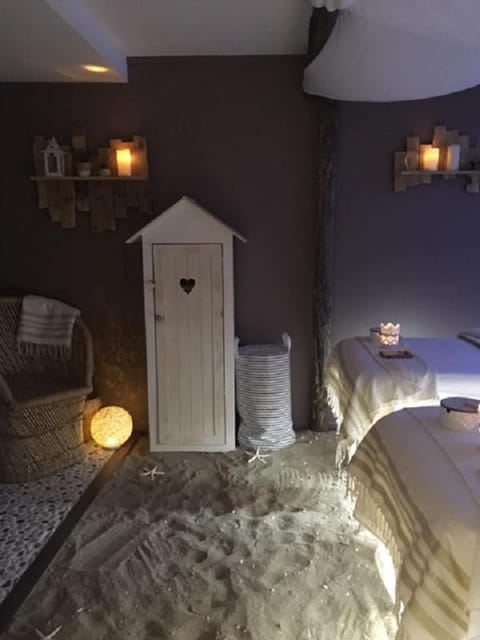 chambre d'hotes le nid du phare avec jacuzzi Bed and Breakfast in Honfleur