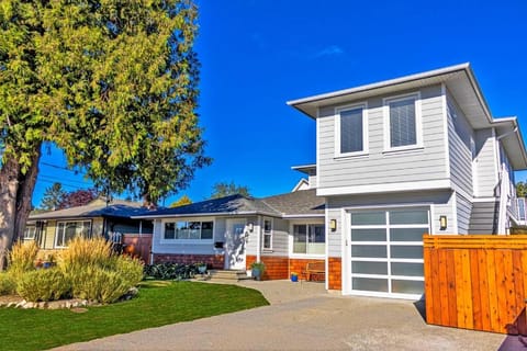 Property building, Spring, Neighbourhood, Garden view, Street view