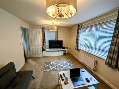 Comfy 3 Bed Home House in Derby