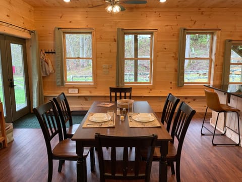 Creekside Getaway - King Bed - Full Kitchen Apartment in Brushy Fork
