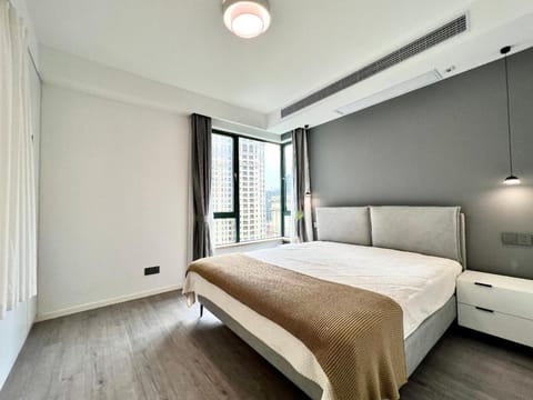 Shanghai Bund Xintiandi Newly renovated near metro station Floor heating and air-conditioning Deluxe Room Condo in Shanghai