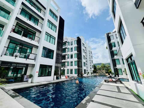 Property building, Swimming pool