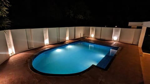 Luxury Villa with Swimming Pool Chalet in Jaipur