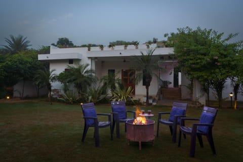 Luxury Villa with Swimming Pool Chalet in Jaipur