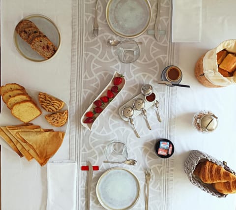 La chambre de KERLAGATU Bed and Breakfast in Quimper
