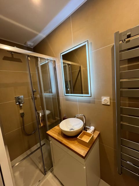 Chambre Douche WC privés - calme - terrasse Vacation rental in Saint-Germain-en-Laye