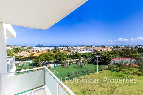 Property building, Natural landscape, Bird's eye view, Balcony/Terrace