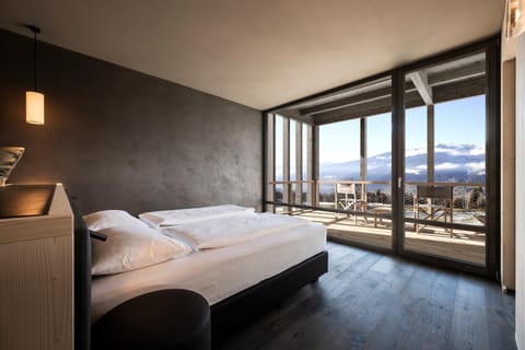 Bed, Photo of the whole room, Bedroom, Mountain view