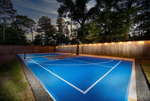 Pickleball and BBall, Private Pool,2KingSuite and Arcade House in Cypress