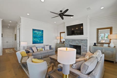 No Worries Bay House by Liquid Life House in Orange Beach