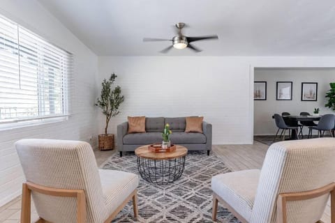 Living room, Seating area, fireplace