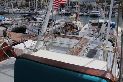 Bateau Privatisé à la Marina du Marin Docked boat in Sainte-Anne