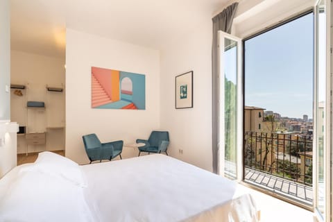 Photo of the whole room, Bedroom