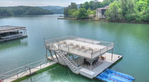 Jump Right In House in Blue Ridge Lake
