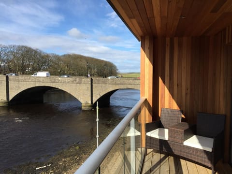 Balcony/Terrace, Seating area, River view