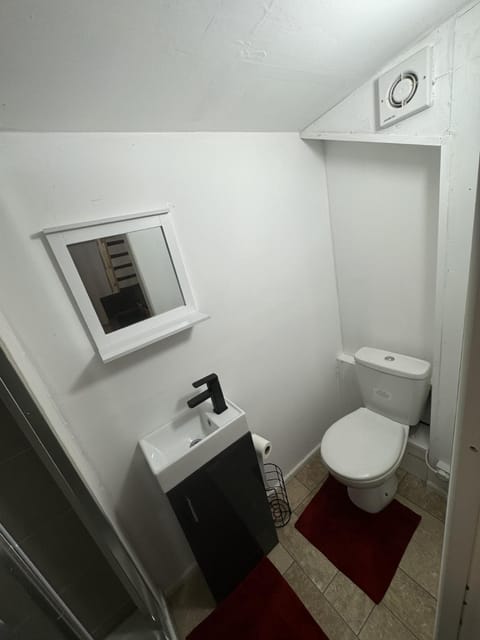 Duplex Studio 3 minute drive from Luton airport Apartment in Luton