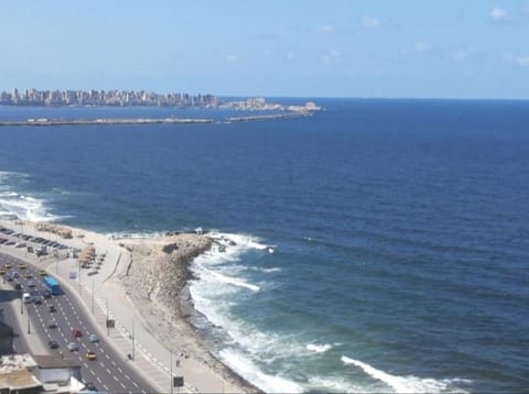 لعشاق الفيو المفتوح بانوراما للبحر مباشر Apartment in Alexandria