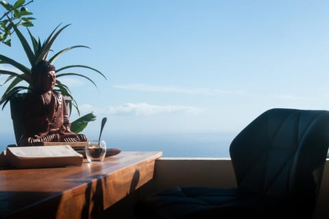 Natural landscape, Balcony/Terrace, Dining area, Sea view