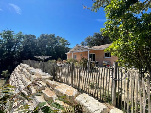 Maison à moins de 5 minutes de la plage House in Soulac-sur-Mer