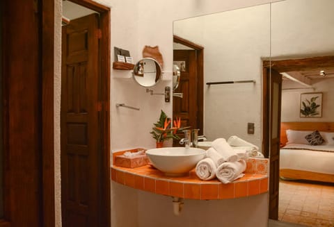 Toilet, Bathroom, Decorative detail, towels