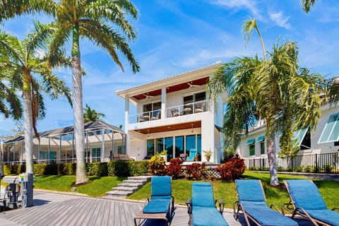 Nautilus Manor House in Marco Island