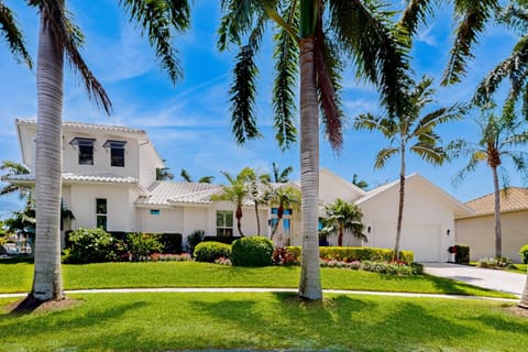 Nautilus Manor House in Marco Island