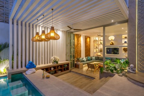 Vida & Vola : Majestic Coastal Retreat 40 Guests incl in Price Villa in North Kuta