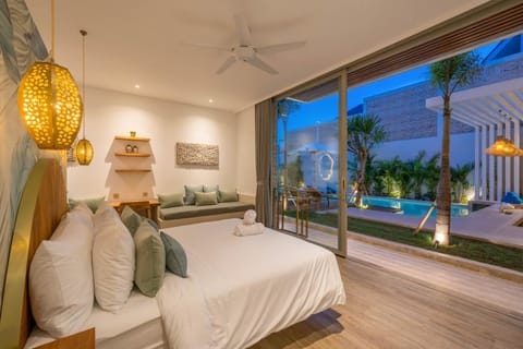 Vida & Vola : Majestic Coastal Retreat 40 Guests incl in Price Villa in North Kuta