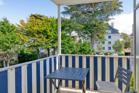 Appartement avec balcon Apartment in Le Pouliguen