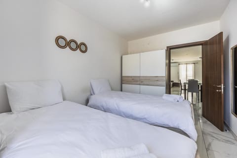 Central Located New two bedroom apt in Msida Condominio in Malta