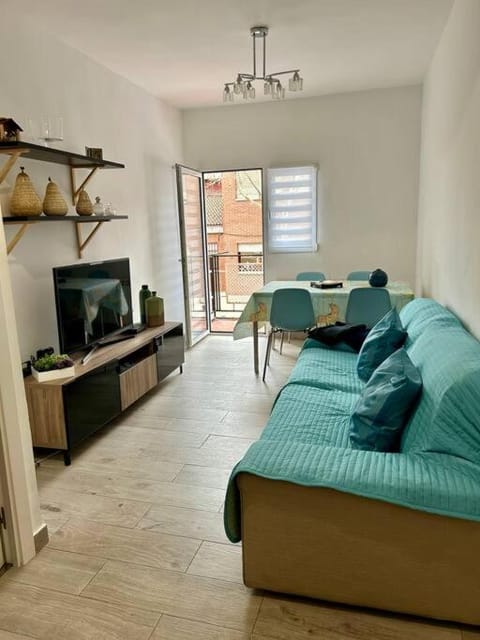 Céntrico apartamento bien ubicado para 5 (3 Hab) con garaje Appartement in San Sebastián de los Reyes