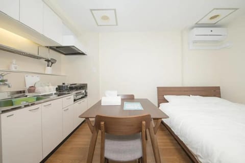 Bed, Kitchen or kitchenette, Photo of the whole room, Dining area, Bedroom