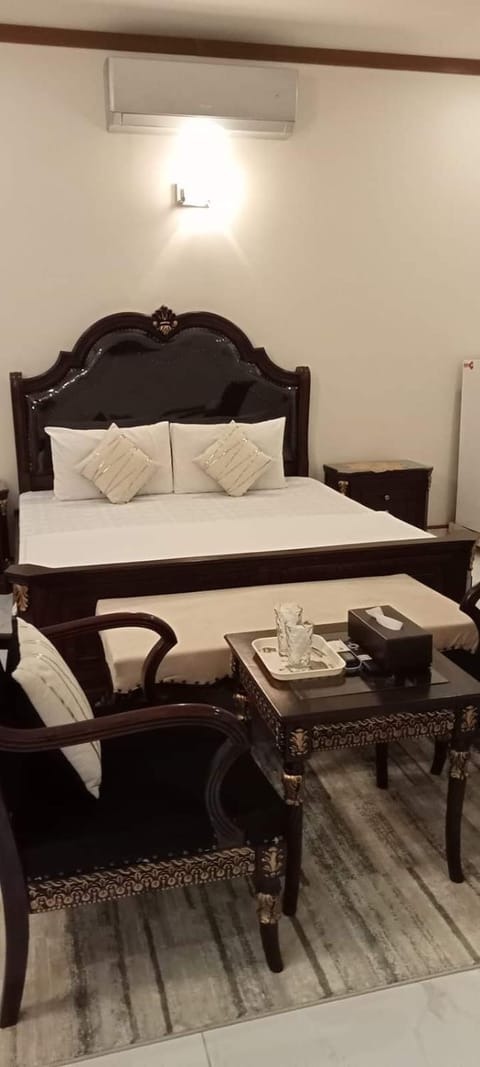 SeaView Family Guest House Small Bukhari Bed and Breakfast in Karachi