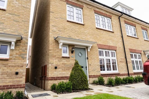 Property building, Neighbourhood, Street view