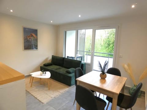 Flat 4 people St Julien NEAR GENEVA Condominio in Saint-Julien-en-Genevois