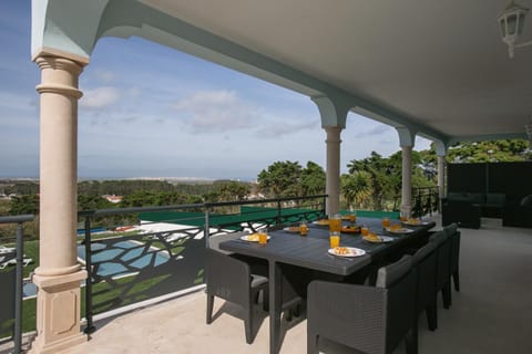 Patio, Natural landscape, View (from property/room), Balcony/Terrace, Dining area, Pool view, Swimming pool, sunbed