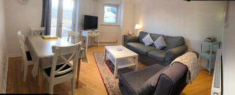 Marina Waves, free parking, patio, ground-floor, beautiful one bedroom apartment, sleeps 3 Apartment in Brighton